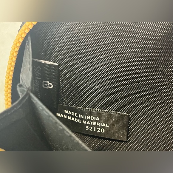 Safe Keeper Women’s Black Woven Clutch Wallet Gold Accent Zipper Like New - Picture 10 of 11